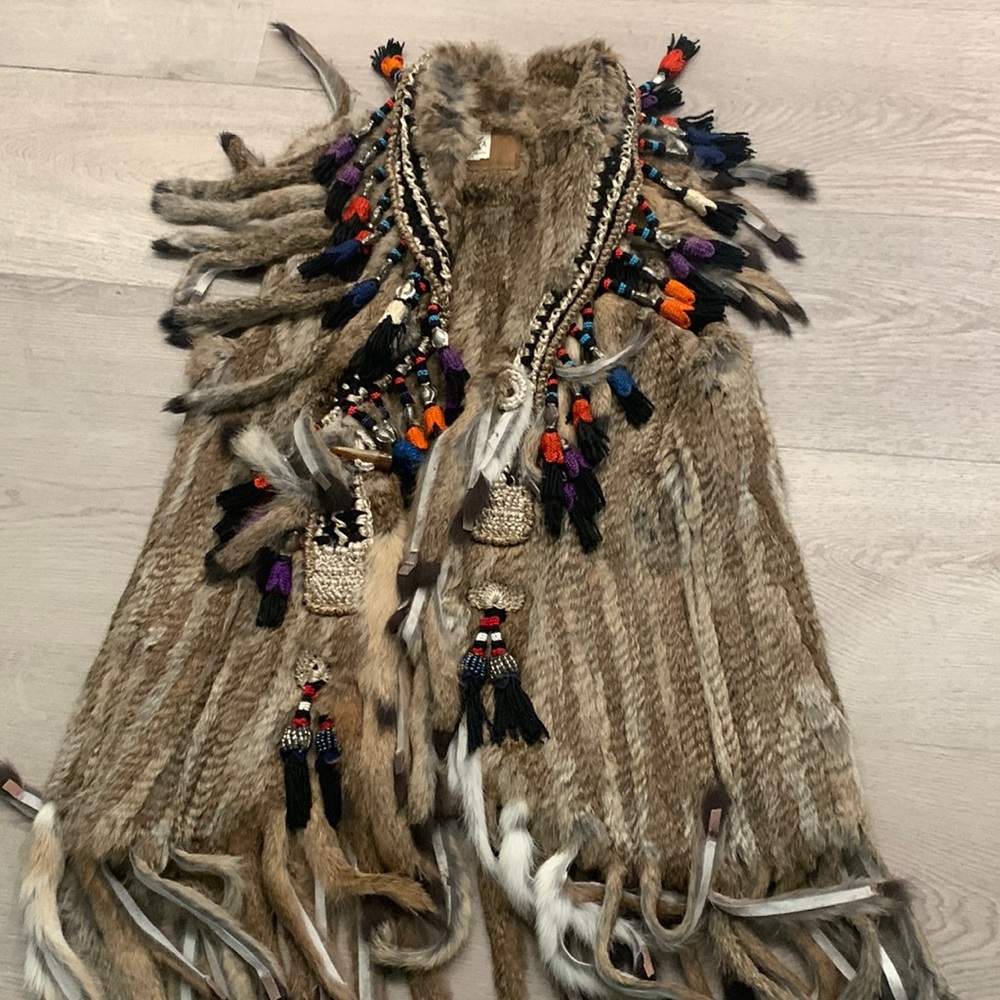 Gemma Alvarez fur vest